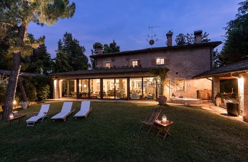 Zola Predosa Villa | Splendid Villa Monte Quercione