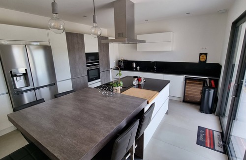 Les 3 Ponts Villa | Splendid villa & private pool. Gard, Nîmes.