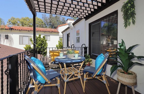 Santa Ana Apartment | Splendorous Style 2B1B Home Near Disneyland