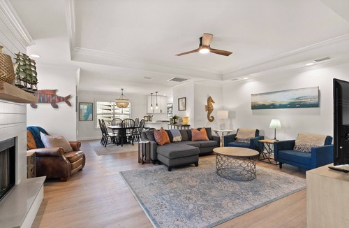 Demere Park House | Splish Splash sleeps 8, with Pool