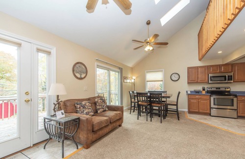 Thayerville House | Split Lakefront Gem w/Pool Table & Dock Slip