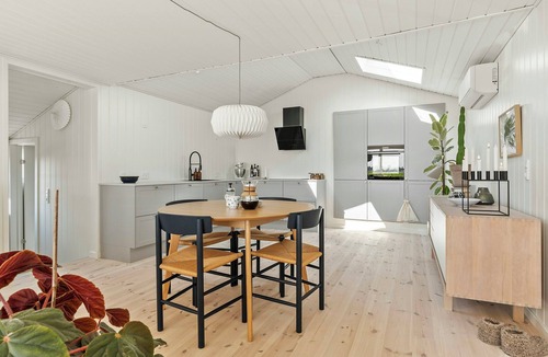 Aarosund House | Split-level holiday home with view of Årø