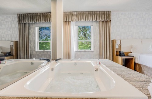 Lake Harmony Resort | Split Rock Resort