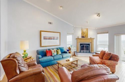 Harbor House | Sporthaven Beach House