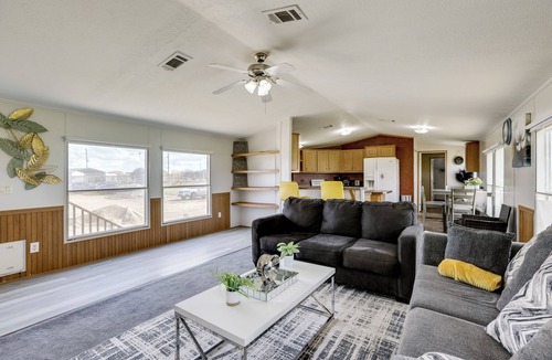 Lissie House | Sports Complex On-Site! Houston Area Family Home