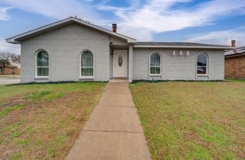 Grand Prairie House | Sports Fan Grand Prairie Base for Families!