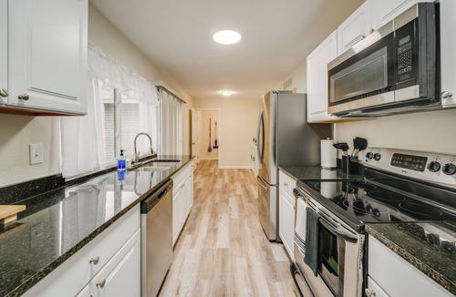 Grand Prairie House | Sports Fan Grand Prairie Base for Families!