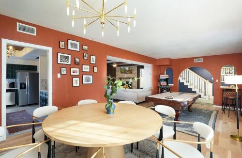 Vance Jackson House | Sportscourt & Pool Indoor Slide~Games~ Family Fun