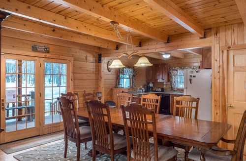 Bethel House | Sportsmans Retreat - Beautiful, Authentic Log Cabin located 5 minutes from Bethel!