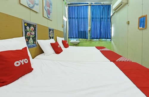 Pegawai Hotel | Spot On 90625 Super Green Grass Hotel