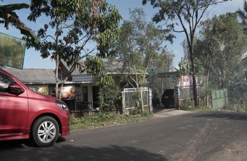 Kayangan Hotel | SPOT ON 92699 Irish Irish Homestay