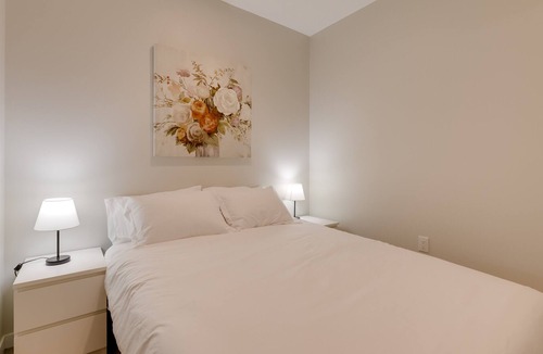 Historic East Village Apartment | Spotless 2BD units near Downtown | Free Parking