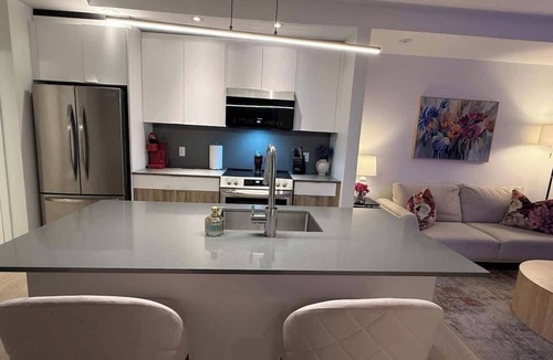 North End Apartment | Spotless modern & bright 1 BR in North End Halifax