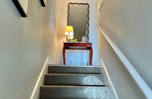 Kipling House | Spotless Townhome 3 Bed 4 Bath with First Floor Master Close to Campbell