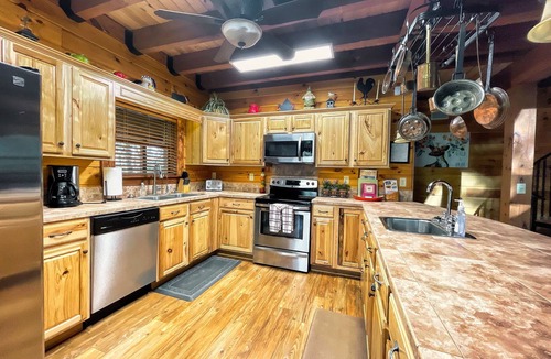 Shenandoah Cabin | Spotted Fawn Cabin - Serenity and luxury await you