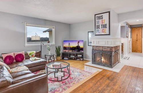 Wichita House | Sprawling 6BD Home With POOL In Safe Area!