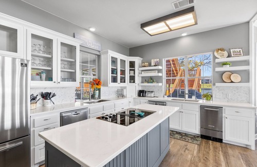Mabank House | Sprawling Cape Cod feel Waterfront Haven with 300 feet of private lakefront