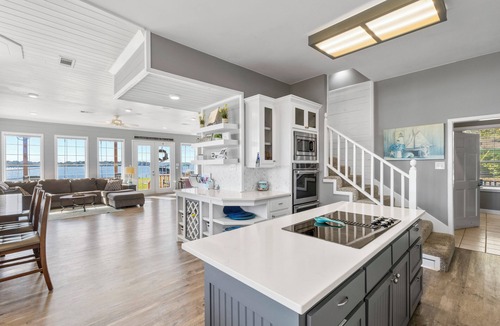 Mabank House | Sprawling Cape Cod feel Waterfront Haven with 300 feet of private lakefront