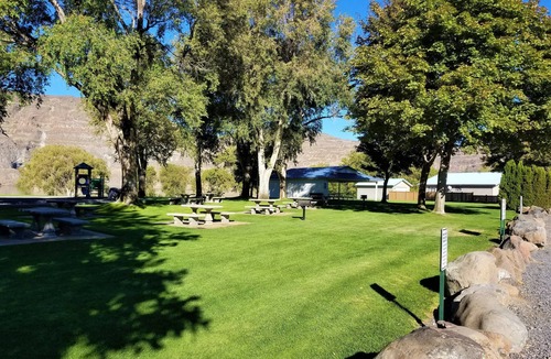 Sunland Estates RV Rental | Sprawling, full hook-up RV