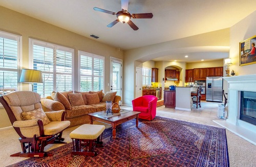 Roseville House | Sprawling Home - Great Location, Large Yard & Pool