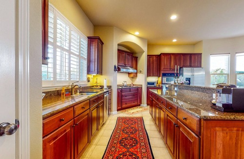 Roseville House | Sprawling Home - Great Location, Large Yard & Pool