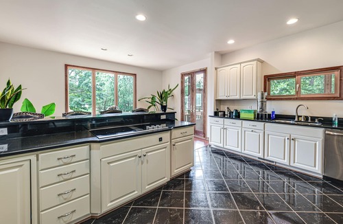 Wicomico Church House | Sprawling Lancaster Home ~ 6 Mi to Kilmarnock!