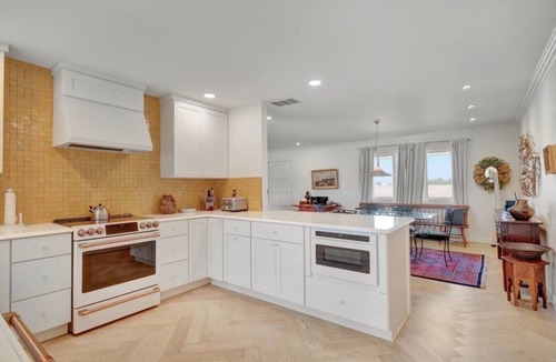 Savoy House | Sprawling MCM Ranch | Modern Comfort in Savoy