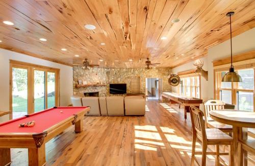 Lake Shore House | Sprawling Minnesota Home with On-Site Lake Access
