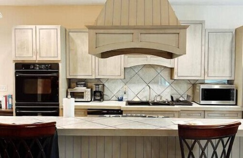 Durham House | Sprawling Mountainside Retreat w Hot Tub!