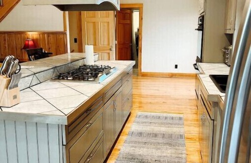 Durham House | Sprawling Mountainside Retreat w Hot Tub!