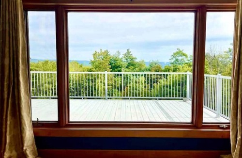 Durham House | Sprawling Mountainside Retreat w Hot Tub!