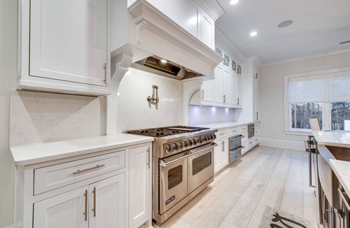 Suwanee House | Sprawling Suwanee Home: Theater, Pool, Hot Tub!