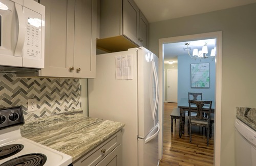 Demere Park Condo | Spring and Summer Specials/Pet Friendly! Close To Beach! Email for Quote!