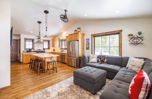 Georgetown Cabin | Spring at the Lake available now!