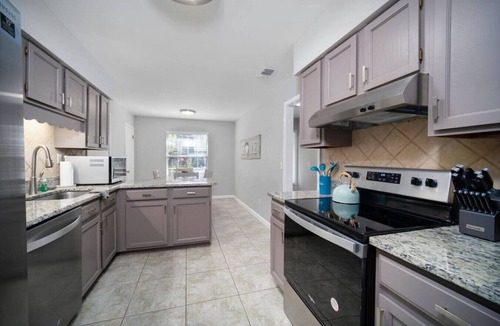 Del Rio House | ~Spring Bliss Sleeps 13 Heated Pool~