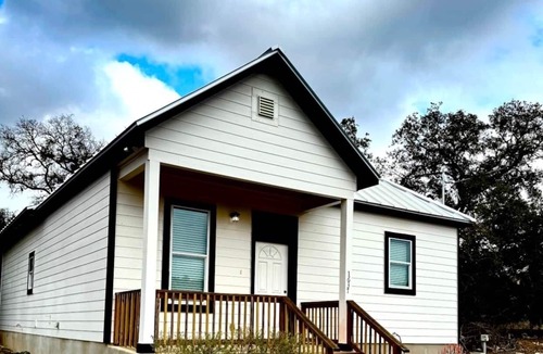 Spring Branch House | Spring Branch Hill Country Retreat