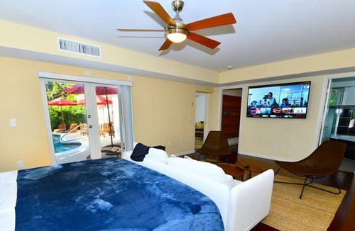 Oakland Park Apartment | Spring Break | 4 Bed Apartment | Private Pool | Beach 4min
