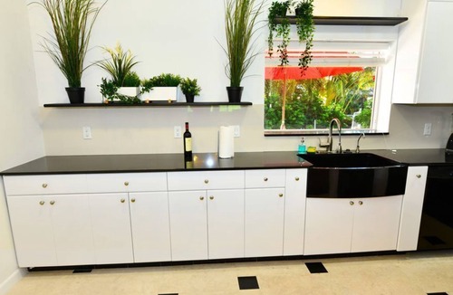 Oakland Park Apartment | Spring Break | 4 Bed Apartment | Private Pool | Beach 4min