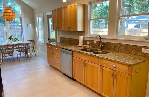 Lincolnville House | Spring Break Backyard Oasis & Modern Upgrades Walkable Downtown Location