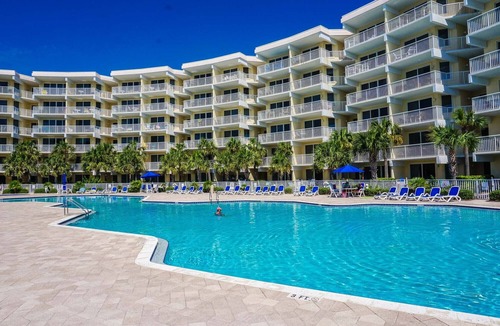 Fort Walton Beach Condo | Spring break deals! On the beach with Straight on views.