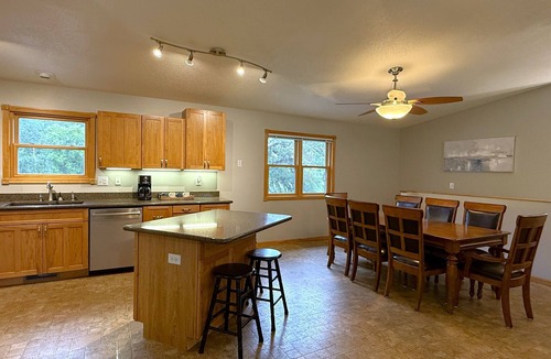 Spicer Cabin | Spring break discount! Game Room Beach Trails