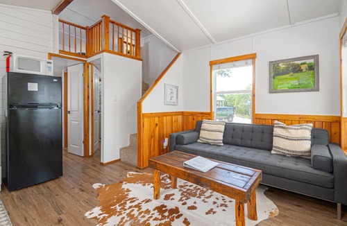 Spring Branch House | Spring Break | Farm Escape + Hot Tub