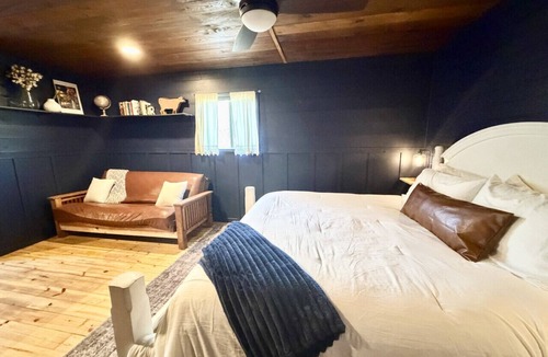 Spring Branch Other | Spring Break | Hot Tub, Pool, Farm Stay