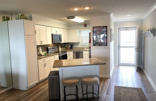 Orange Beach East Condo | Spring Break Ready-Boat Friendly-Pool-sleeps 4