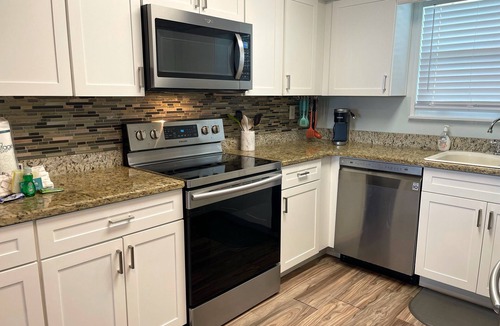 Orange Beach East Condo | Spring Break Ready-Boat Friendly-Pool-sleeps 4