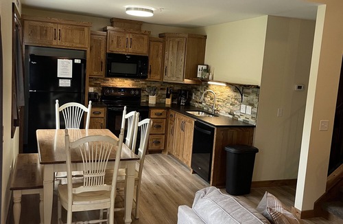 Branson Resort | Spring Break Special! LakeFront 4BR/2BA Lake Taneycomo