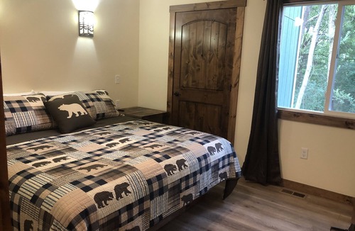 Branson Resort | Spring Break Special! LakeFront 4BR/2BA Lake Taneycomo