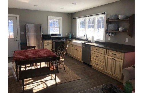 Town of New Scotland House | Spring Cottage at Moak's Bend Farm