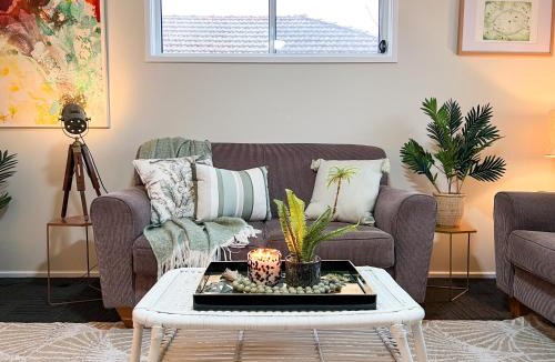 Nowra House | Spring Cottage