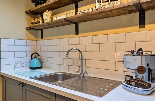 Tunstall House | Spring Cottage by Interhome